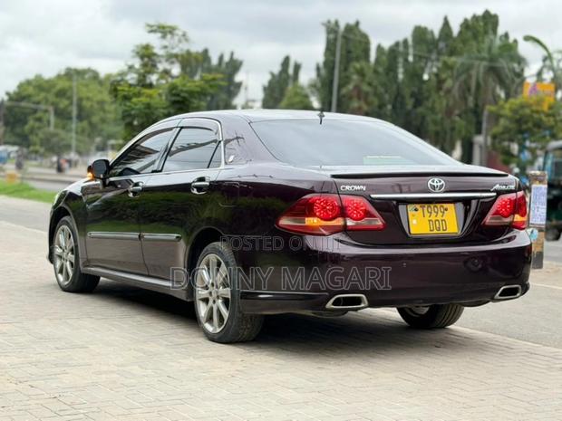 Toyota Crown 2009 Black