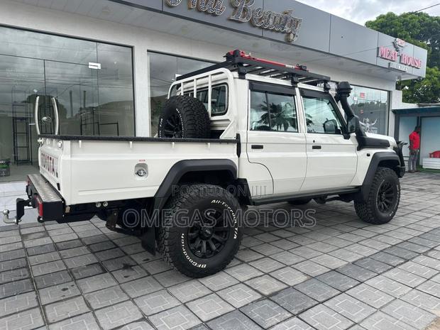 Toyota Land Cruiser 79 Series 2025 Pearl
