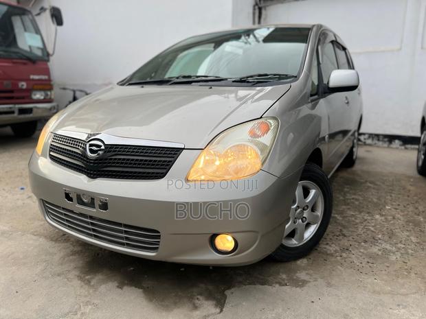 Toyota Corolla Spacio 2003 Gold