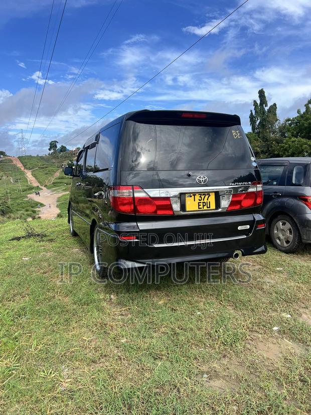 Toyota Alphard 2.4 Petrol AWD 2004 Black