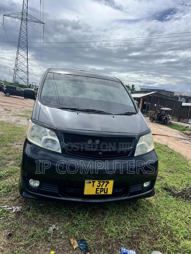 Toyota Alphard 2.4 Petrol AWD 2004 Black
