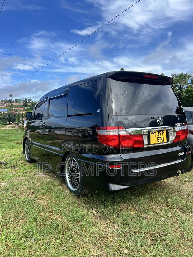 Toyota Alphard 2.4 Petrol AWD 2004 Black