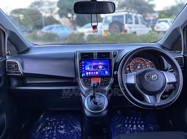 Toyota Ractis 2010 Black