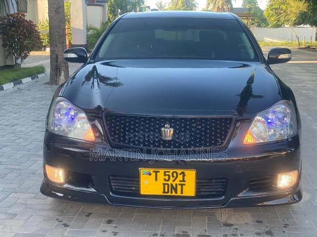 Toyota Crown 2006 Black
