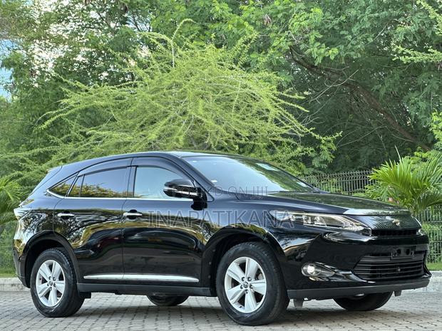 Toyota Harrier 2.0 2016 Black