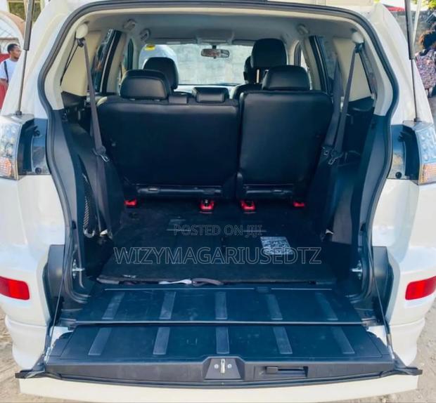 Mitsubishi Outlander 2011 White