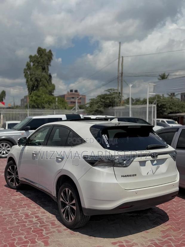 Toyota Harrier 2.0 2015 Pearl