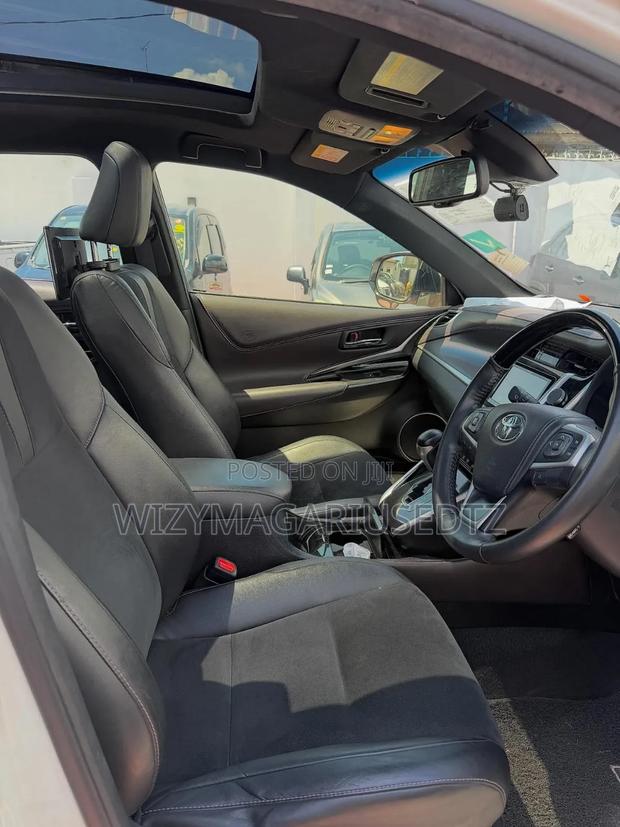 Toyota Harrier 2.0 2015 Pearl