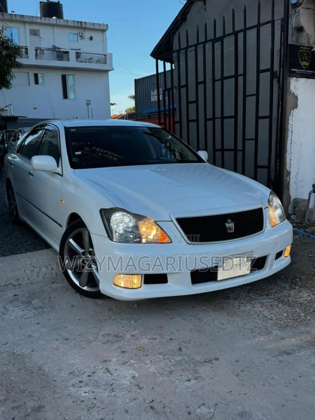 Toyota Crown Royale 2005 Teal
