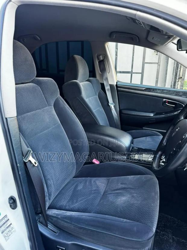 Toyota Crown Royale 2005 Teal