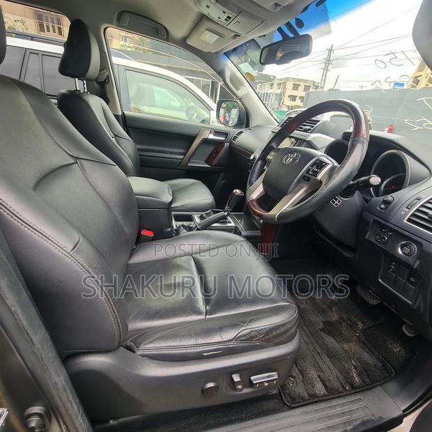 Toyota Land Cruiser Prado 2013