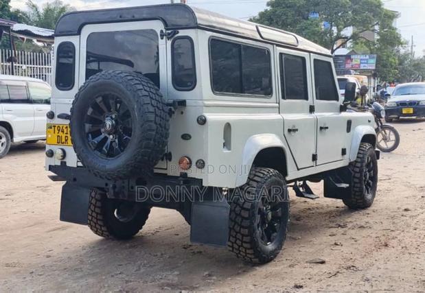 Land Rover Defender 1992 White