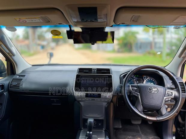 Toyota Land Cruiser Prado 2.7 2019 Black