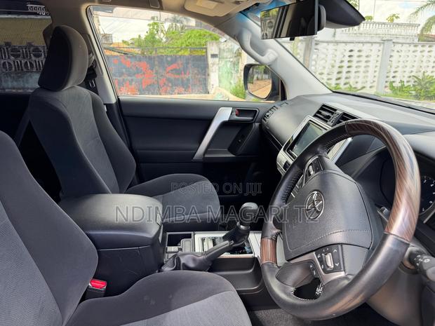 Toyota Land Cruiser Prado 2.7 2019 Black