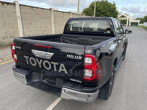 Toyota Hilux Revo Double Cab Deisel 2.8 RWD 2021 Black