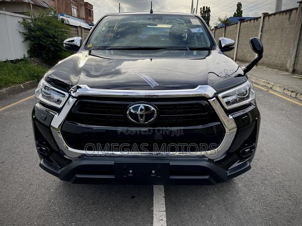 Toyota Hilux Revo Double Cab Deisel 2.8 RWD 2021 Black
