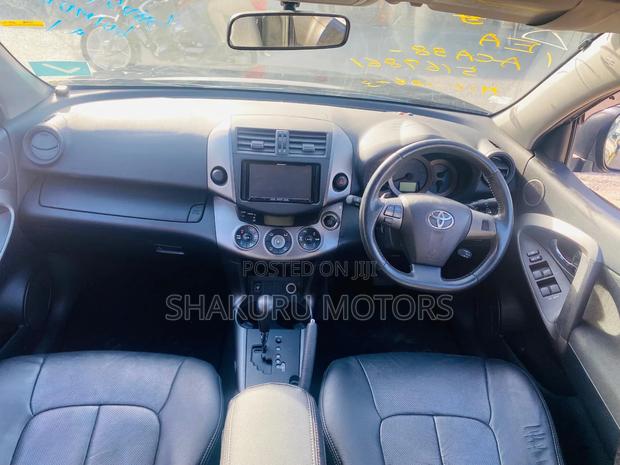 Toyota Vanguard 2010 Black
