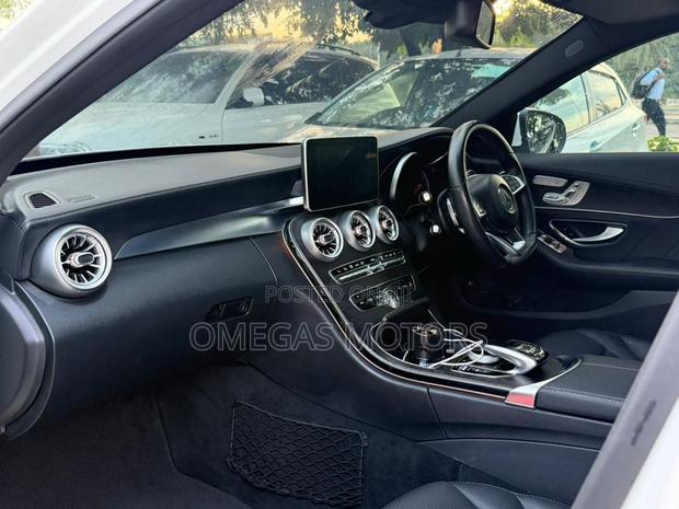 Mercedes-Benz C200 2014 Pearl