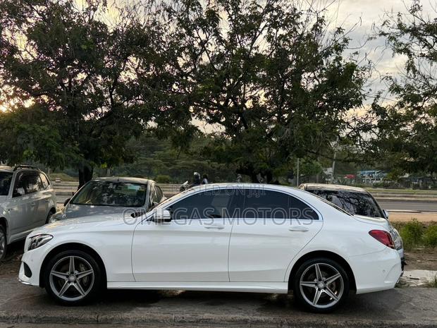 Mercedes-Benz C200 2014 Pearl
