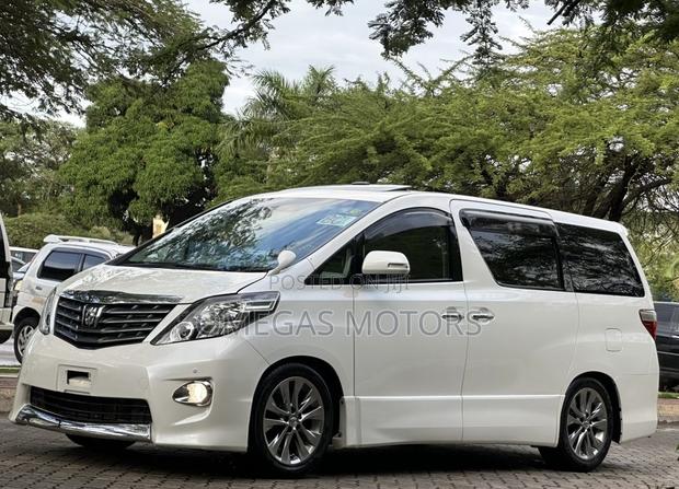 Toyota Alphard 2.4 Petrol FWD 2010 White