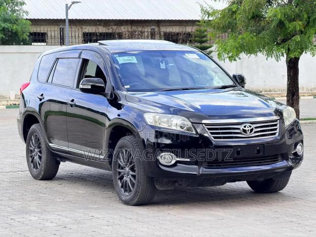Toyota Vanguard 2012 Ivory