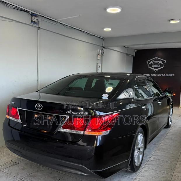 Toyota Crown 2014 Black
