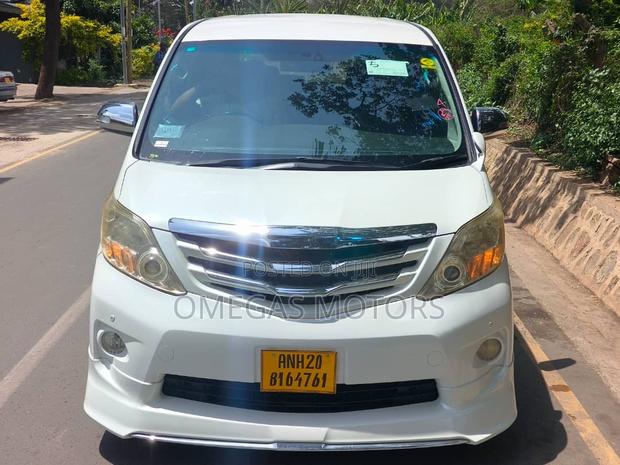 Toyota Alphard 2.4 Petrol FWD 2010 Pearl