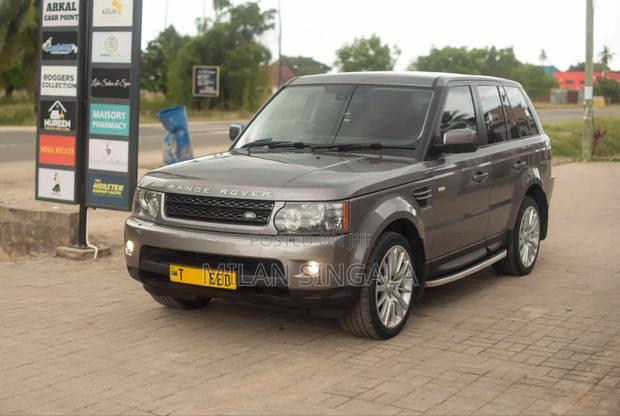 Land Rover Range Rover 2011 Gray