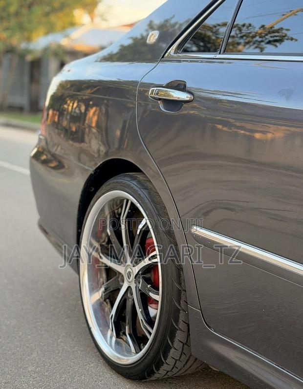 Toyota Crown 2007 Gray