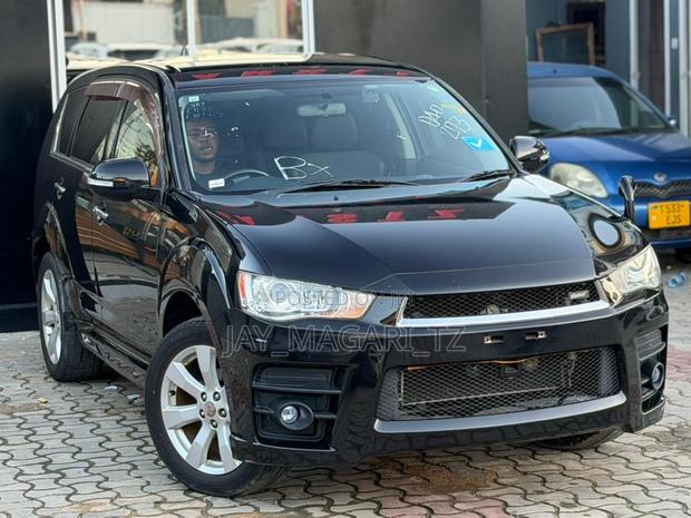 Mitsubishi Outlander 2010 Black