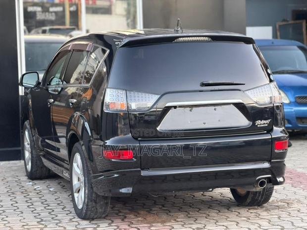 Mitsubishi Outlander 2010 Black