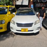 Toyota Vanguard 2011 White for sale