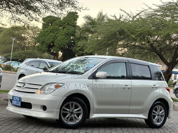 Toyota IST 2004 White