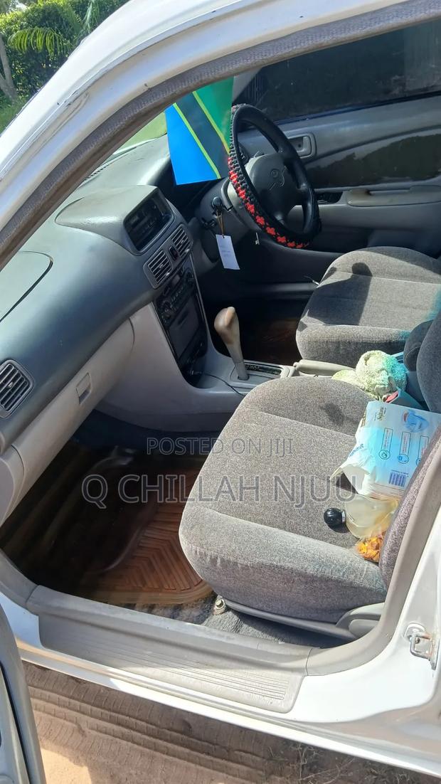 Toyota Corolla 1999 White