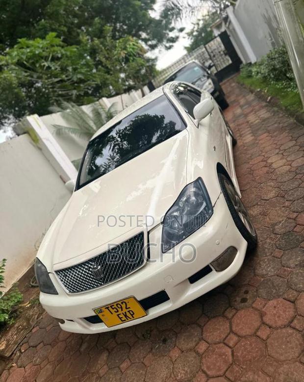 Toyota Crown 2007 White