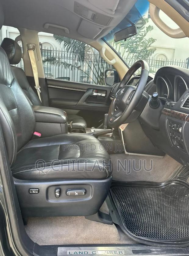 Toyota Land Cruiser 2014 Gray