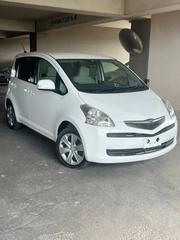 Toyota Ractis 2010 White for sale