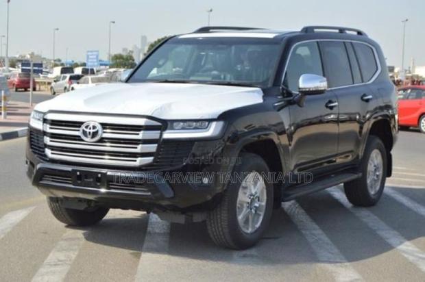 New Toyota Land Cruiser LC300 2024 Black