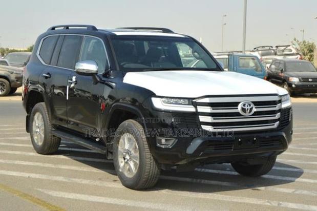 New Toyota Land Cruiser LC300 2024 Black