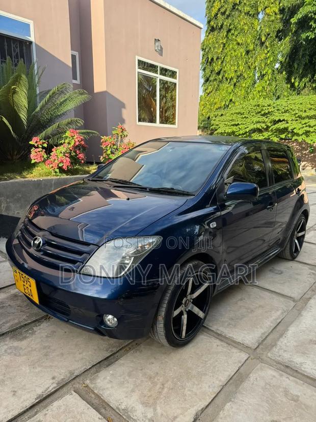 Toyota IST 2006 Blue