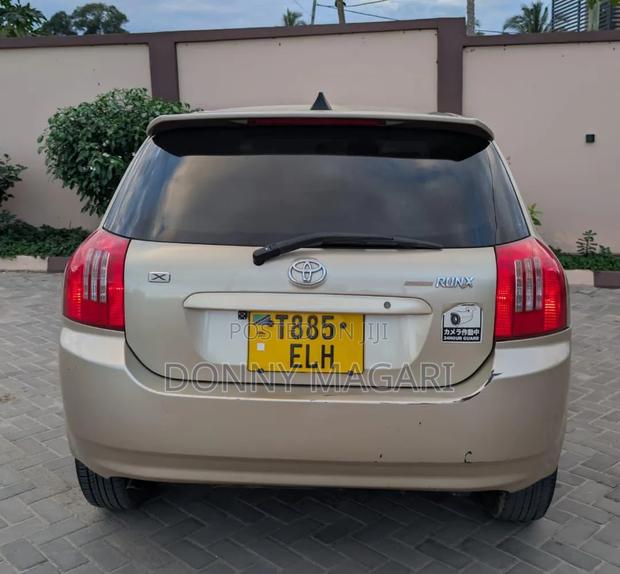 Toyota Corolla RunX 2006 Gold