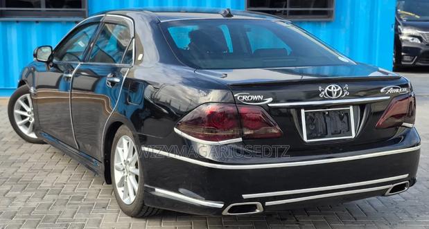 Toyota Crown 2009 Purple