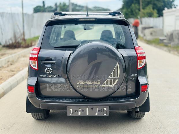 Toyota RAV4 2.4 2008 Gray