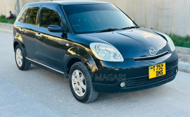 Mazda Verisa 2009 Black