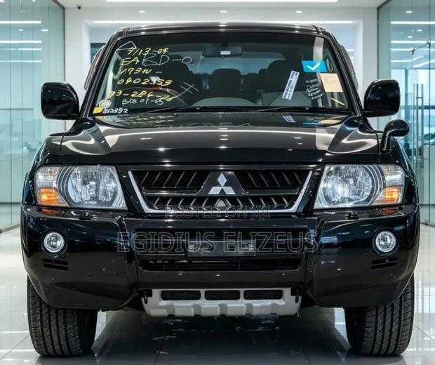 Mitsubishi Pajero 2004 Black