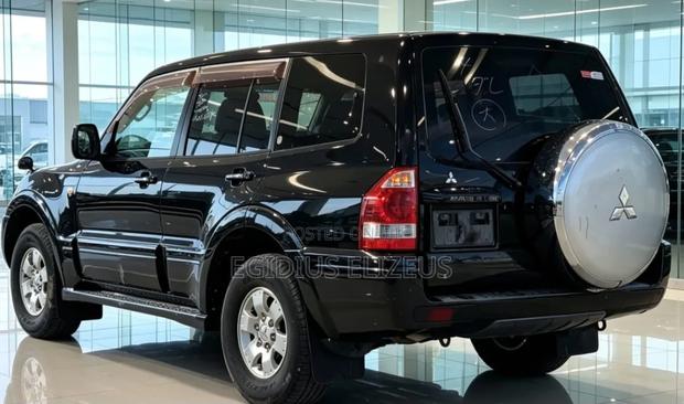Mitsubishi Pajero 2004 Black