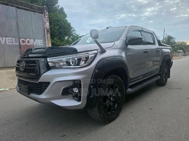 Toyota Hilux 2019 Gray