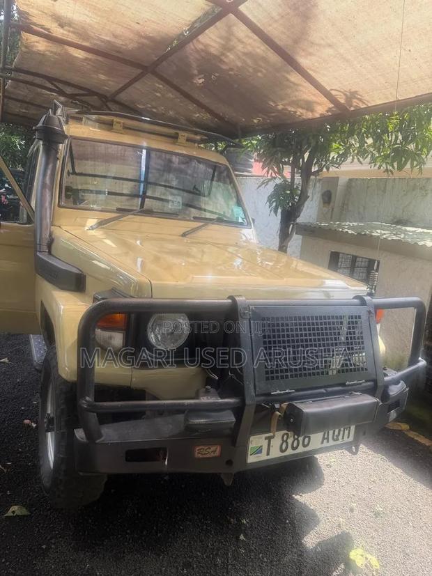 Toyota Land Cruiser 90 1997 Beige