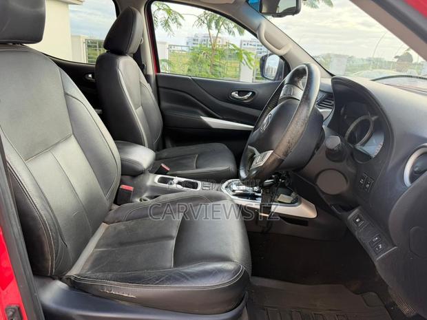Nissan Navara 2017 Red