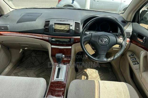 Toyota Premio 2004 Silver